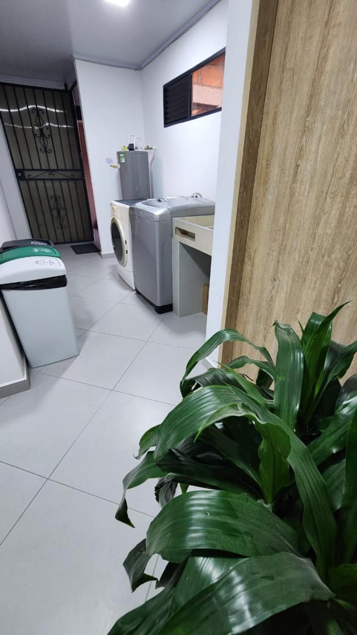 Hotel Medellin Calasanz Экстерьер фото
