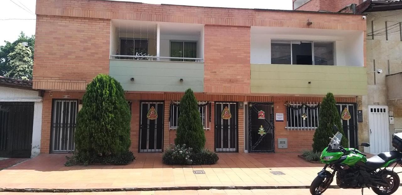 Hotel Medellin Calasanz Экстерьер фото