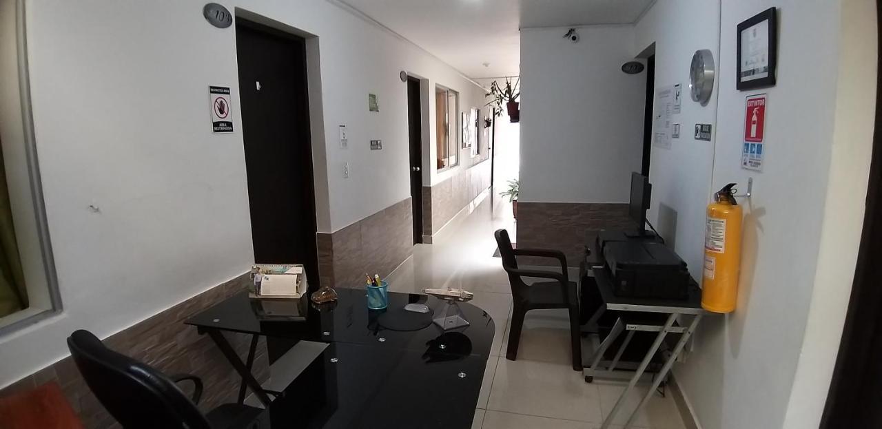 Hotel Medellin Calasanz Экстерьер фото